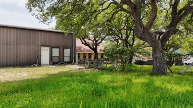 Looking for a property where you can live and work in the Texas - photo 18