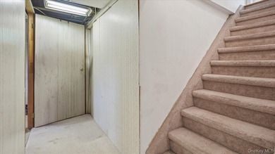 Welcome to 45 Margaret Road, a beautifully maintained move-in - photo 18