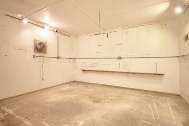 Looking for a property where you can live and work in the Texas - photo 22