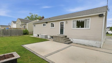 Welcome to 45 Margaret Road, a beautifully maintained move-in - photo 31