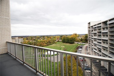 BRIGHT SUNNY UNIT WITH BEAUTIFUL VIEWS AND SUNSETS. THIS - photo 31