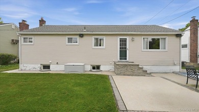 Welcome to 45 Margaret Road, a beautifully maintained move-in - photo 32