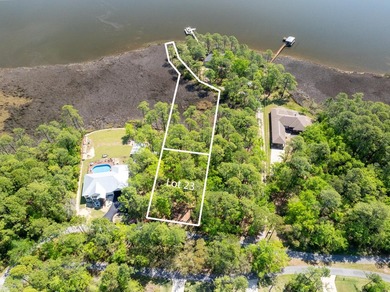Seller will credit $15,000 at closing for buyer closing costs or - photo 3