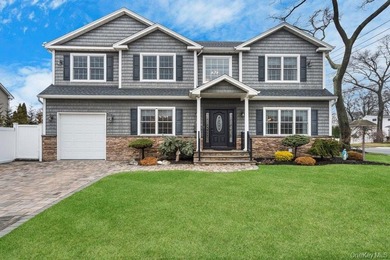157 Walnut presents a rare opportunity to move right into a - photo 1