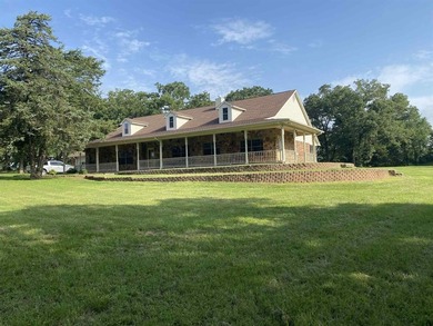 Cedar Creek Lake Home For Sale in Kemp Texas