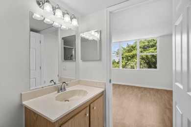 Beautiful, private unit offers peaceful views and a relaxed - photo 12