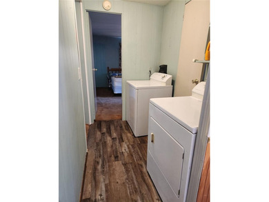 Welcome to this charming 3-bedroom, 2-bathroom mobile home. This - photo 23