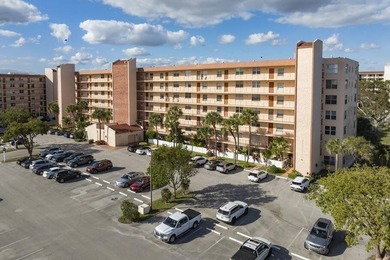 Beautiful, private unit offers peaceful views and a relaxed - photo 24