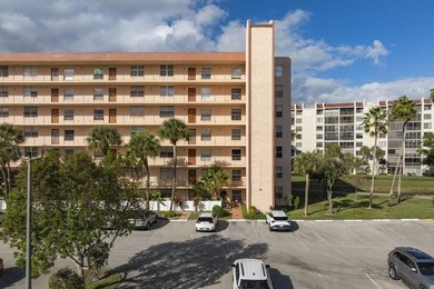 Beautiful, private unit offers peaceful views and a relaxed - photo 27