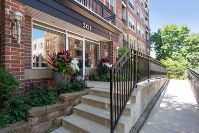 This beautifully updated end-unit condo is filled with natural - photo 39