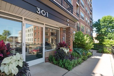 This beautifully updated end-unit condo is filled with natural - photo 40