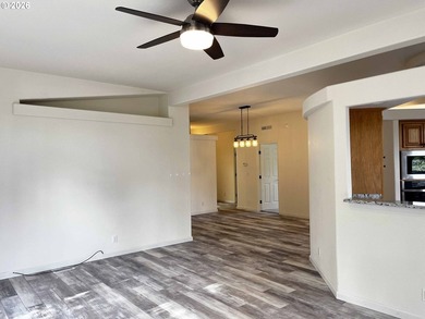 Welcome to this beautiful 3-bedroom, 2-bathroom home located in - photo 11