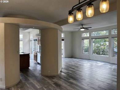 Welcome to this beautiful 3-bedroom, 2-bathroom home located in - photo 12