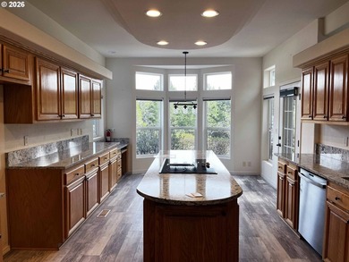 Welcome to this beautiful 3-bedroom, 2-bathroom home located in - photo 13