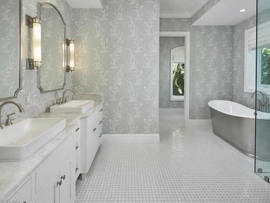 Four blocks to the beach in the heart of Olde Naples, this fully - photo 14