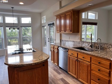 Welcome to this beautiful 3-bedroom, 2-bathroom home located in - photo 14