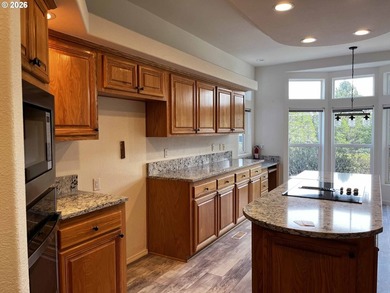 Welcome to this beautiful 3-bedroom, 2-bathroom home located in - photo 15