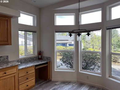 Welcome to this beautiful 3-bedroom, 2-bathroom home located in - photo 16