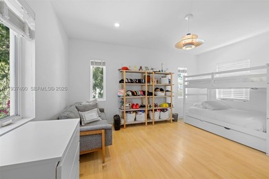 Experience the best of Miami Beach living in this Art Deco - photo 18