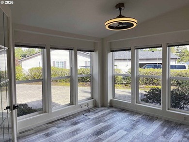 Welcome to this beautiful 3-bedroom, 2-bathroom home located in - photo 19