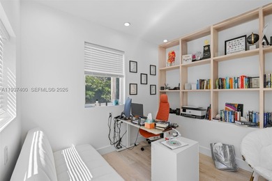 Experience the best of Miami Beach living in this Art Deco - photo 20