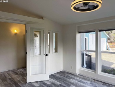 Welcome to this beautiful 3-bedroom, 2-bathroom home located in - photo 20
