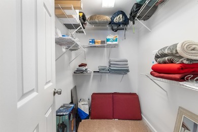 Wake up to beautiful marina views from this partially furnished - photo 21