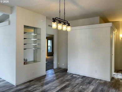 Welcome to this beautiful 3-bedroom, 2-bathroom home located in - photo 22