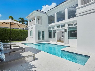 Four blocks to the beach in the heart of Olde Naples, this fully - photo 31