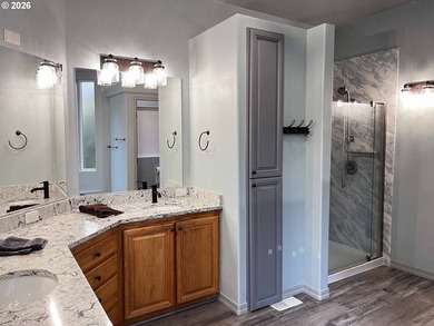 Welcome to this beautiful 3-bedroom, 2-bathroom home located in - photo 31