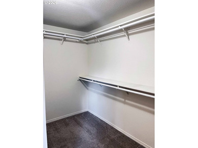 Welcome to this beautiful 3-bedroom, 2-bathroom home located in - photo 32