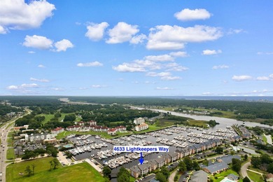 Wake up to beautiful marina views from this partially furnished - photo 37