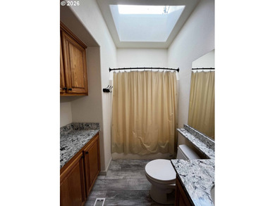 Welcome to this beautiful 3-bedroom, 2-bathroom home located in - photo 37