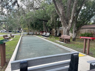Lovely OAKS IV condominiums. Centrally Located CLOSE to - photo 42
