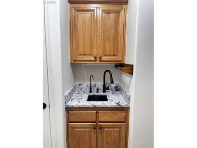 Welcome to this beautiful 3-bedroom, 2-bathroom home located in - photo 42