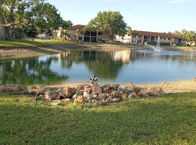 Lovely OAKS IV condominiums. Centrally Located CLOSE to - photo 45