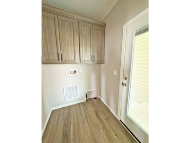 2 Bedrooms | 2 Baths | 1,294 sq ft | + Den Spring Savings! Below - photo 25