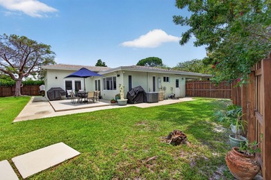 Clean, elegant, and meticulously maintained with a NEW ROOF - photo 37