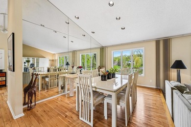 This soft contemporary home is situated on a quiet cul-de-sac - photo 12