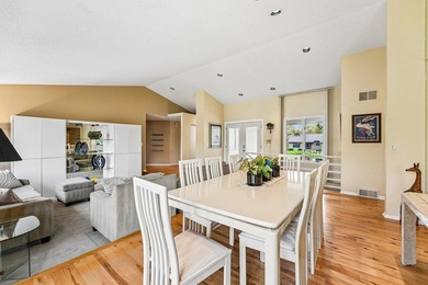 This soft contemporary home is situated on a quiet cul-de-sac - photo 13