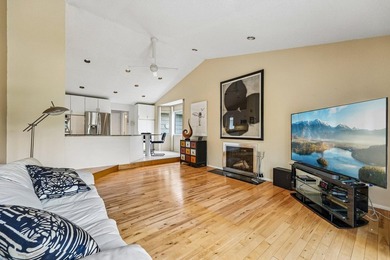 This soft contemporary home is situated on a quiet cul-de-sac - photo 15
