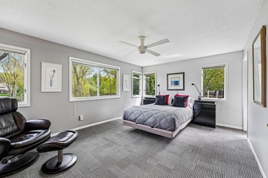 This soft contemporary home is situated on a quiet cul-de-sac - photo 25