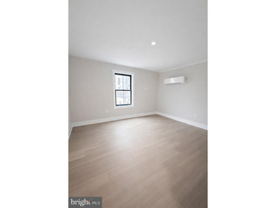 Late summer delivery! This beautifully designed 4-bedroom, 3 - photo 30