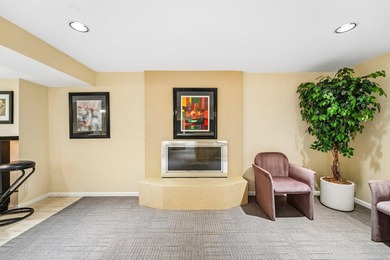 This soft contemporary home is situated on a quiet cul-de-sac - photo 32