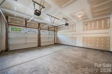 Beautifully maintained 5-bedroom, 3.5-bath home in the highly - photo 40