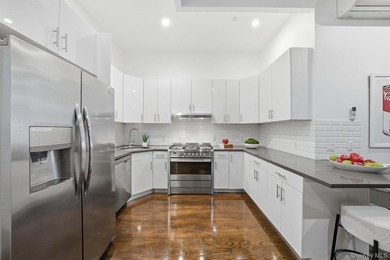 A newly gut-renovated boutique condominium offering - photo 4