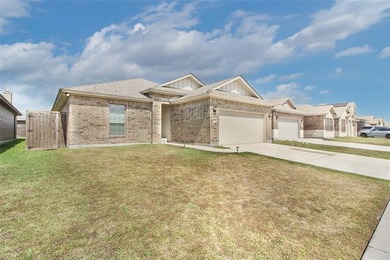 Welcome to 1012 Ocean Breeze, a beautifully built 3-bedroom - photo 2