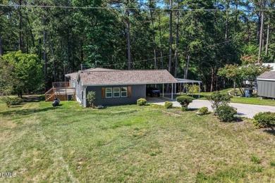 Fully renovated lakefront cottage offering exceptional - photo 4