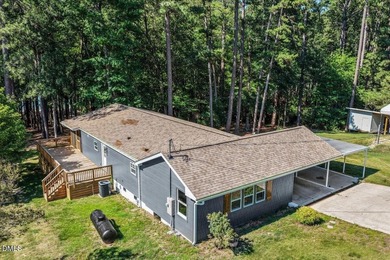 Fully renovated lakefront cottage offering exceptional - photo 5