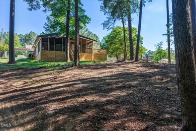 Fully renovated lakefront cottage offering exceptional - photo 8